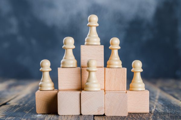 8931